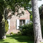 Le Clos De Grace לינה וארוחת בוקר
