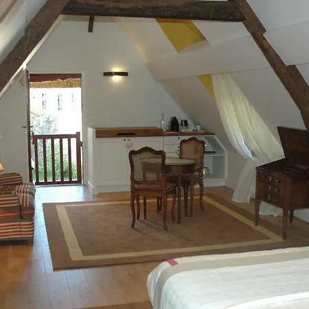 Le Clos De Grace 4* إكوموفيل
