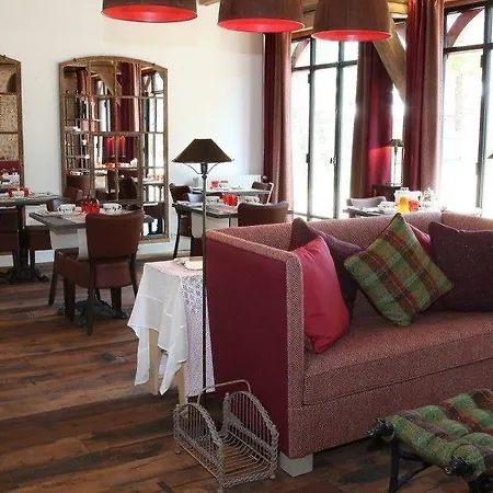 Le Clos De Grace 4* إكوموفيل