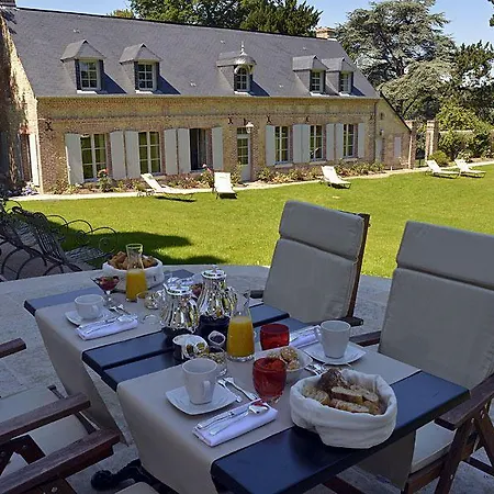 Le Clos De Grace Bed & Breakfast 4*