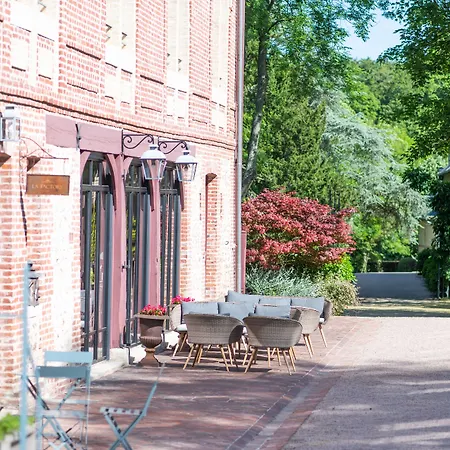 Le Clos De Grace Bed & Breakfast 4*