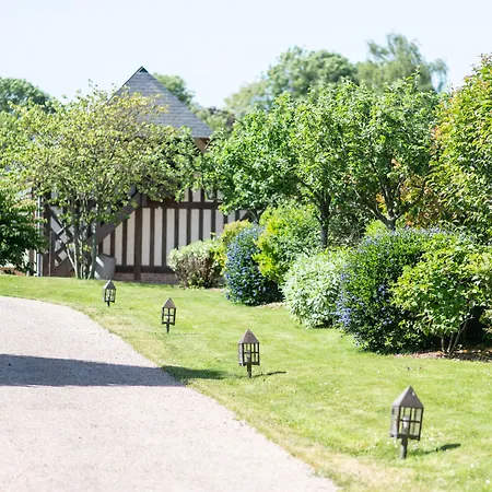 Le Clos De Grace 4* Экемовиль