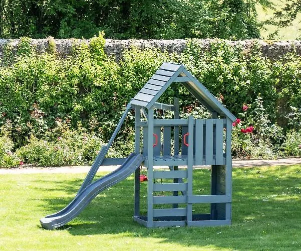 Le Clos De Grace Bed & Breakfast 4*