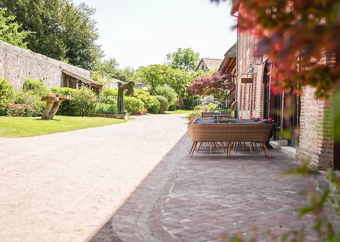 Le Clos De Grace Bed & Breakfast Equemauville